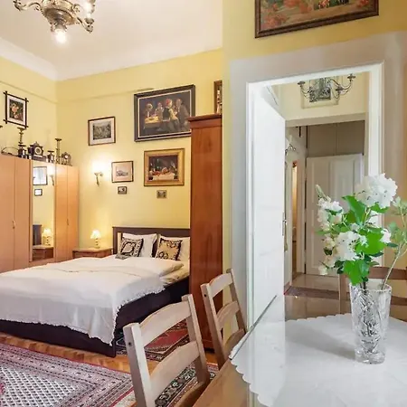 Astoria Apartament *